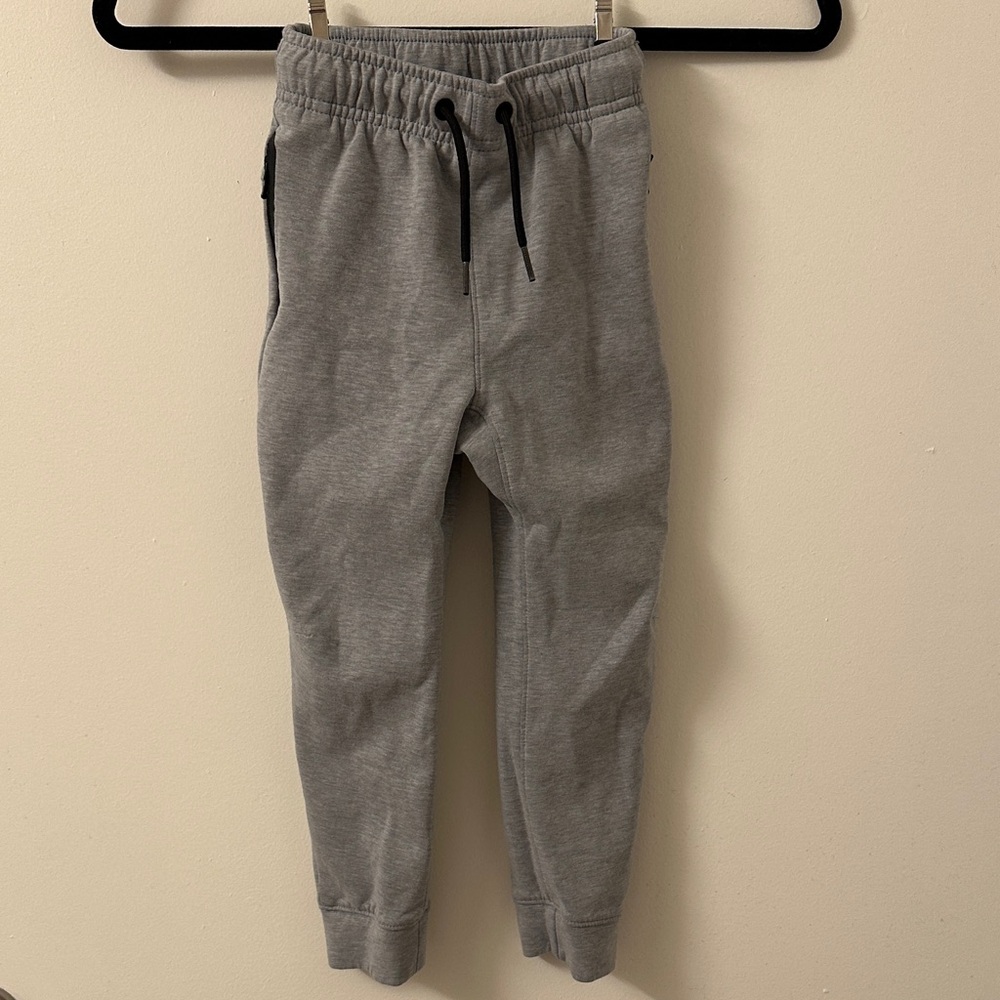 Old Navy Gray Kids Jogger Sweatpants with Black Drawstring